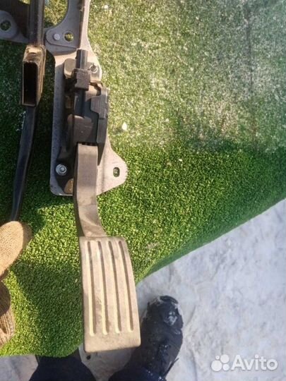 Педаль газа Ford Focus 2012