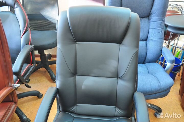 Офисное кресло 