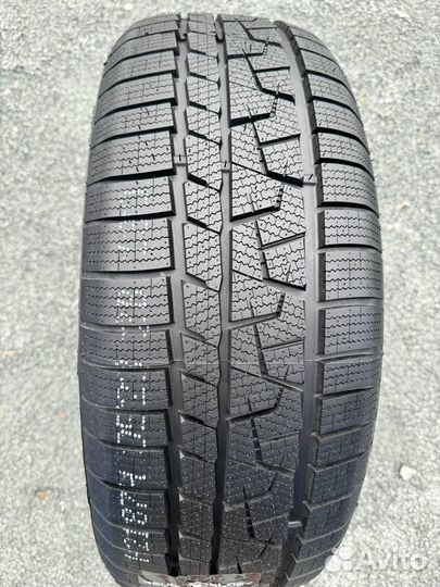 Royal Black Royal Winter UHP 225/55 R18