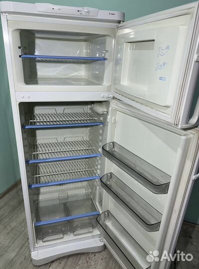 Холодильник бу indesit