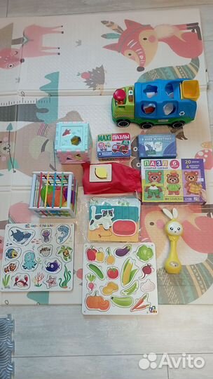 Развивающие игрушки для малышей пакетом