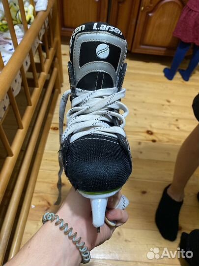 Детские хоккейные коньки Larsen