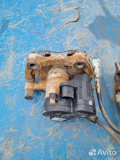 Задние суппорта всборе VW golf 7