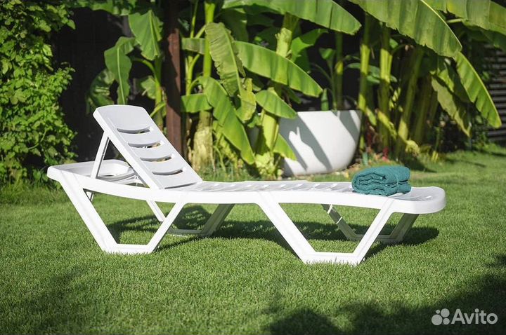 Шезлонг и лежаки