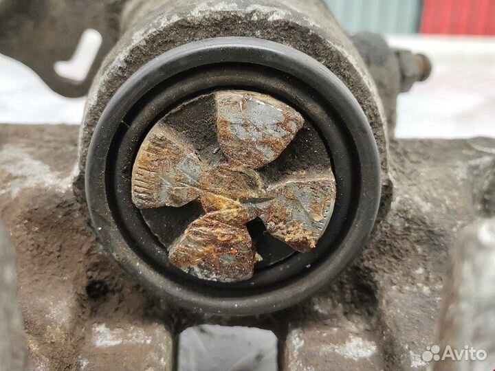 Суппорт задний левый для Volkswagen Polo 4