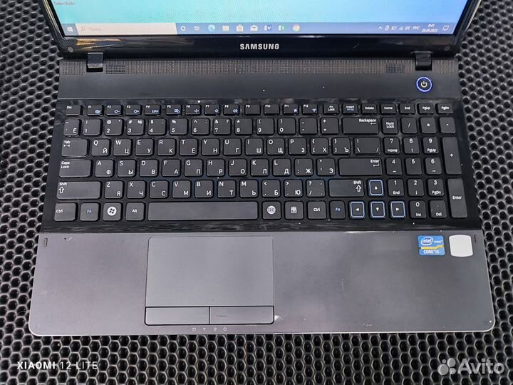 Ноутбук Samsung (i5-3210\4DDR3\SSD120\GT620m\15.6