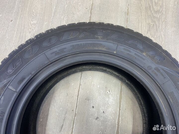 Goodyear Wrangler HP All Weather 235/65 R17