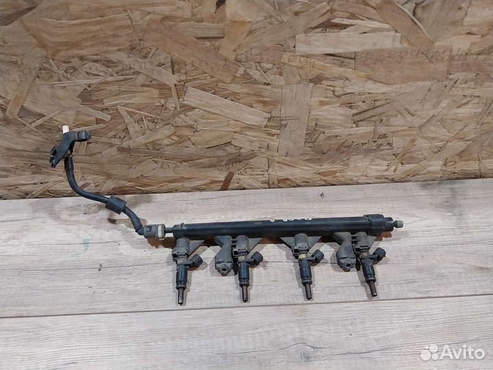 Топливная рампа Peugeot 308 1.6 EP6