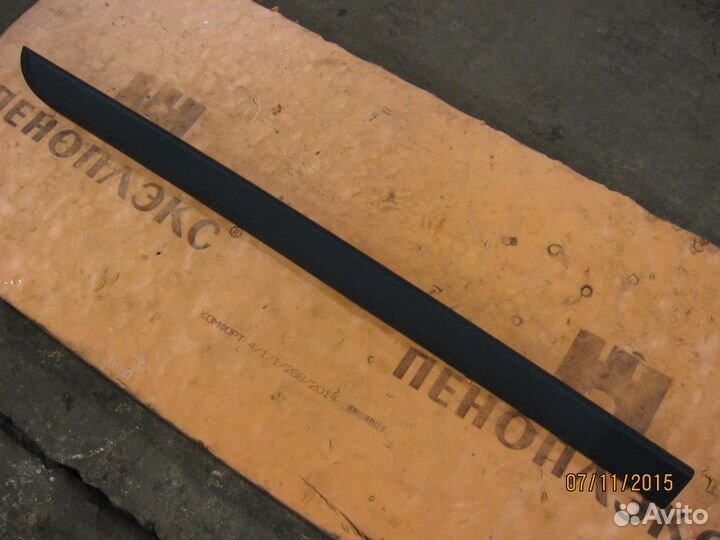 Молдинг двери передний левый нижний 30698451