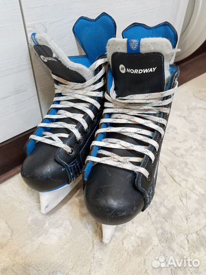 Коньки хоккейные