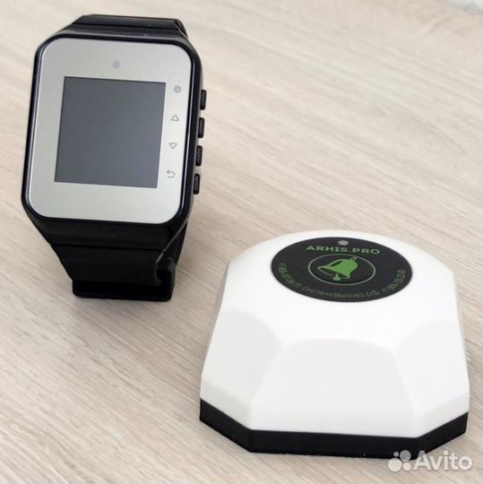 Кнопка вызова официанта, часы-пейджер персонала