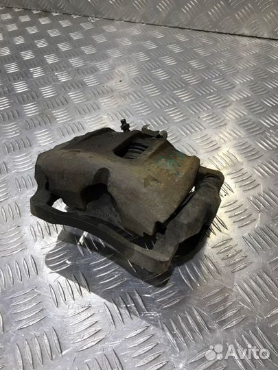 Суппорт передний правый Chery Tiggo