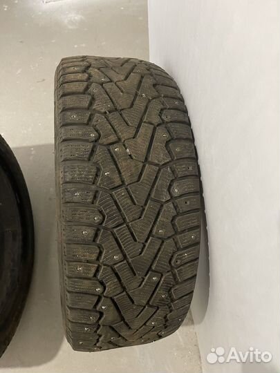 Pirelli Ice Zero 245/40 R20 99T