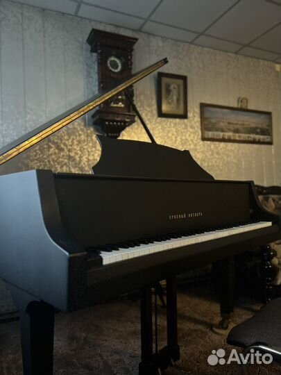 Рояль кабинетный
