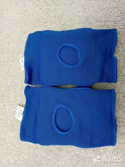 Наколенники