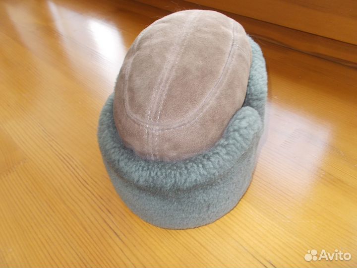 Зимняя мужская шапка