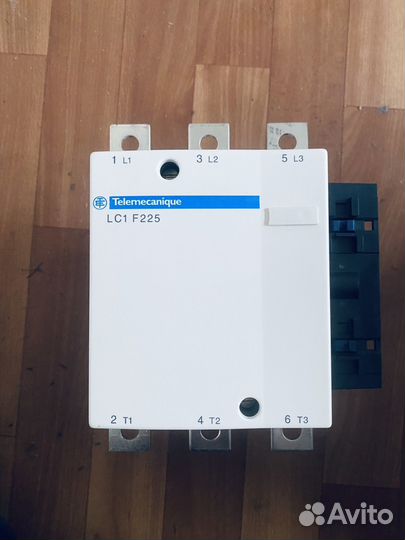Контактор Telemecanique LC1F225
