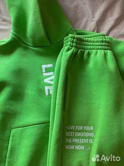 Спортивный костюм женский