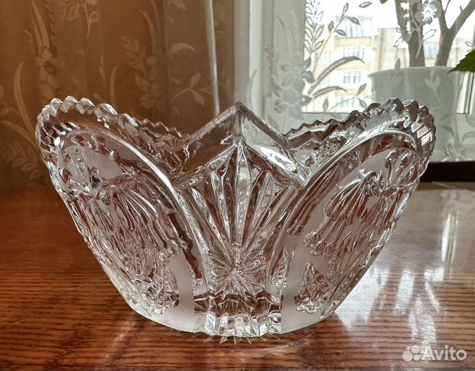 Хрустальная ваза