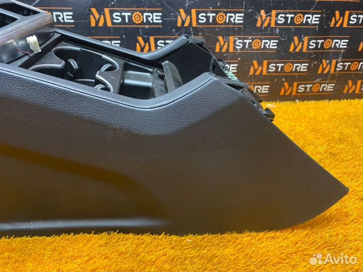Консоль между сидений Mercedes-Benz M-Class W166