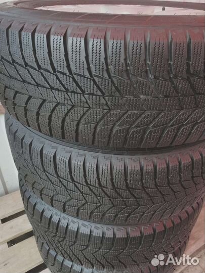 Triangle PL01 235/60 R18 107R