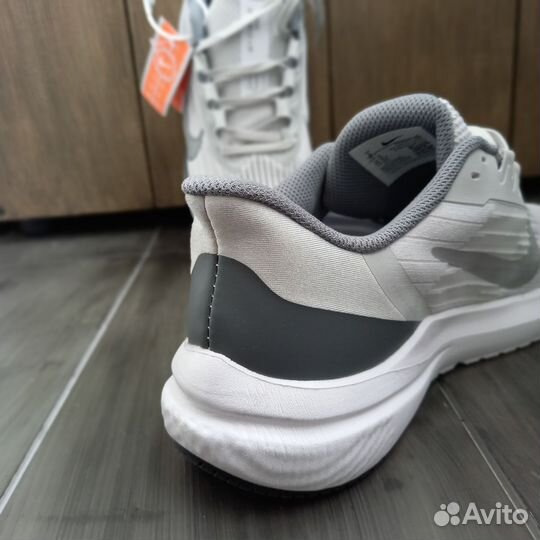Кроссовки летние nike