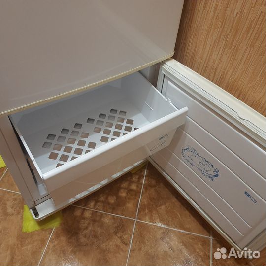 Холодильник бу pozis