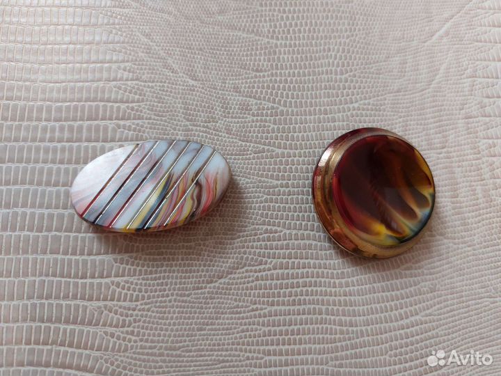 Брошь глушеное стекло