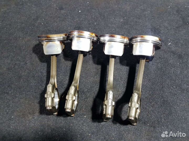 Поршень, шатун Honda Civic 8 R18A2