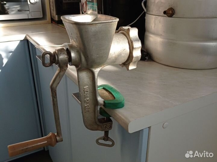 Мясорубка ручная чугунная СССР