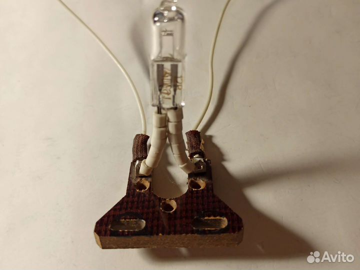 Галогенная лампа Ладыгина с панелькой