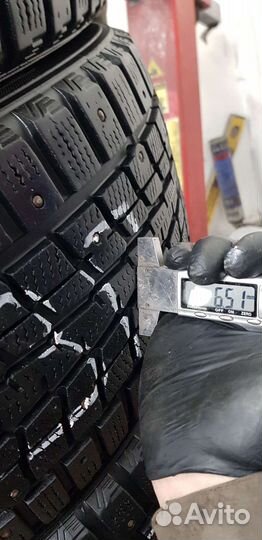 Dunlop SP Winter Ice 01 215/50 R17 95T