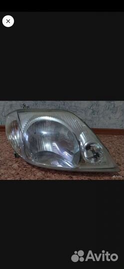 Правая фара на тайота королла