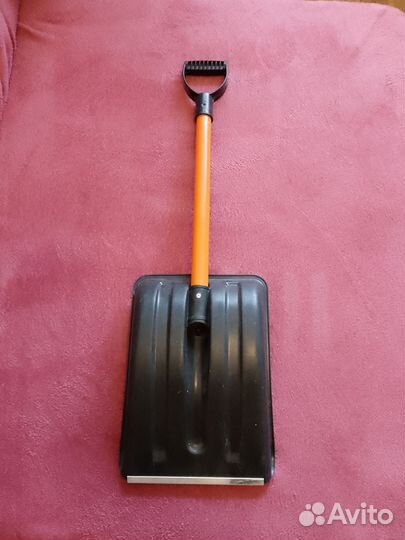 Автомобильная лопатка