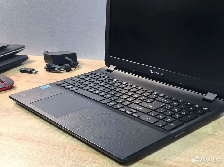 Ноутбук Acer Packard BeLL