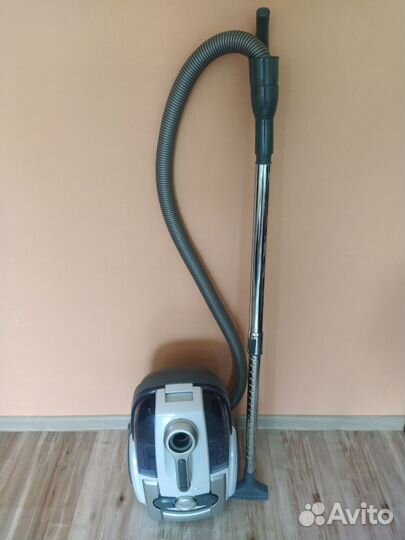 Vitek с аквафильтром