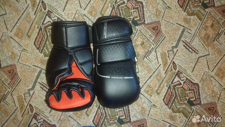 Перчатки для единоборств