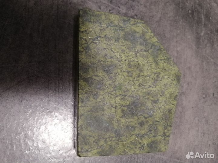 Пепельница новая. Камень змеевик