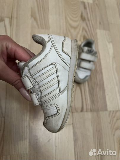 Кроссовки adidas kids