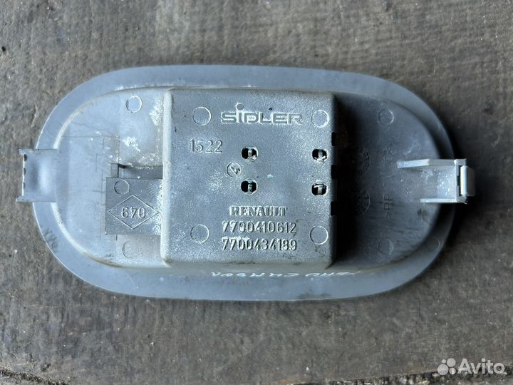 Плафон освещения Renault Symbol