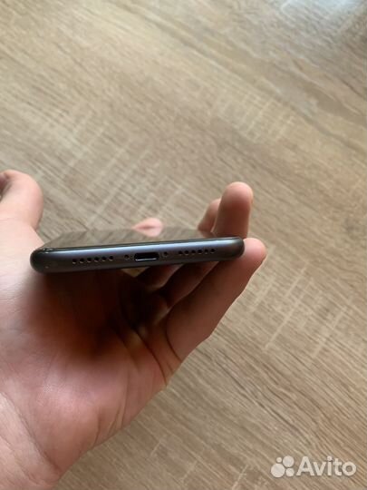 Телефон iPhone 11