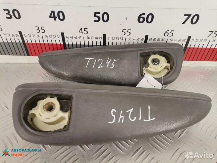 Подлокотник Chrysler Voyager 3 1999 0QD711C3