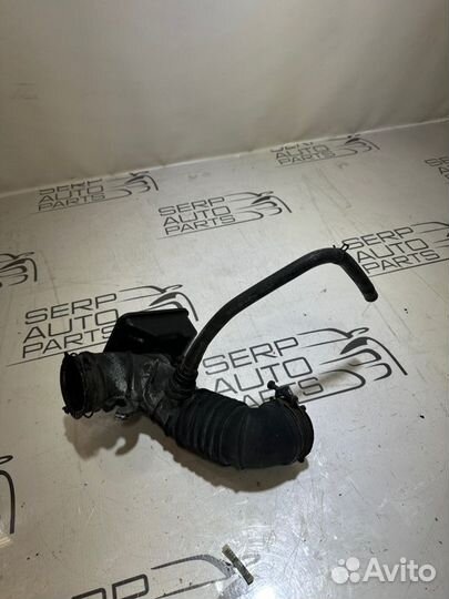 Патрубок воздушного фильтра Kia Soul AM G4FC 2009