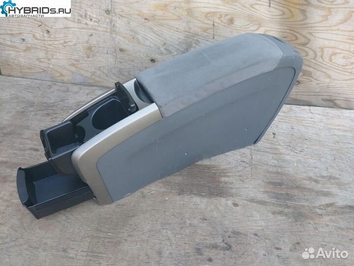 Центральный подлокотник Toyota Prius 2 NHW20 2006