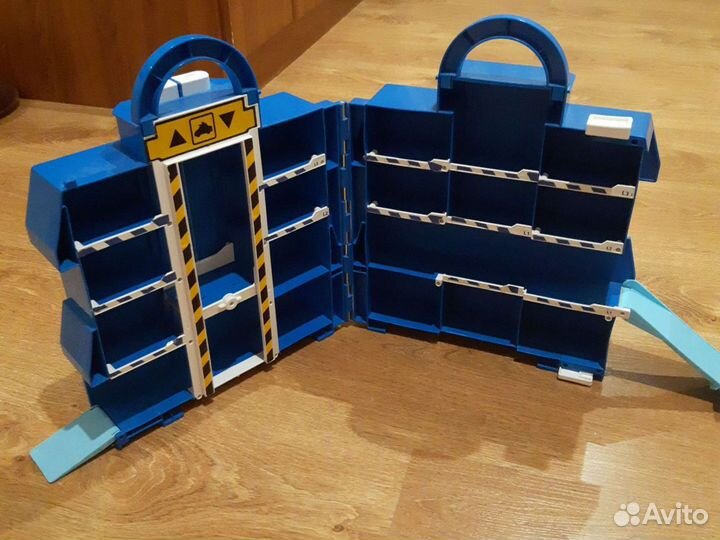 Гараж- убежище Робокар Поли