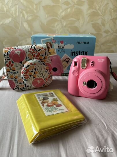 В доставке. Fujifilm instax mini 9