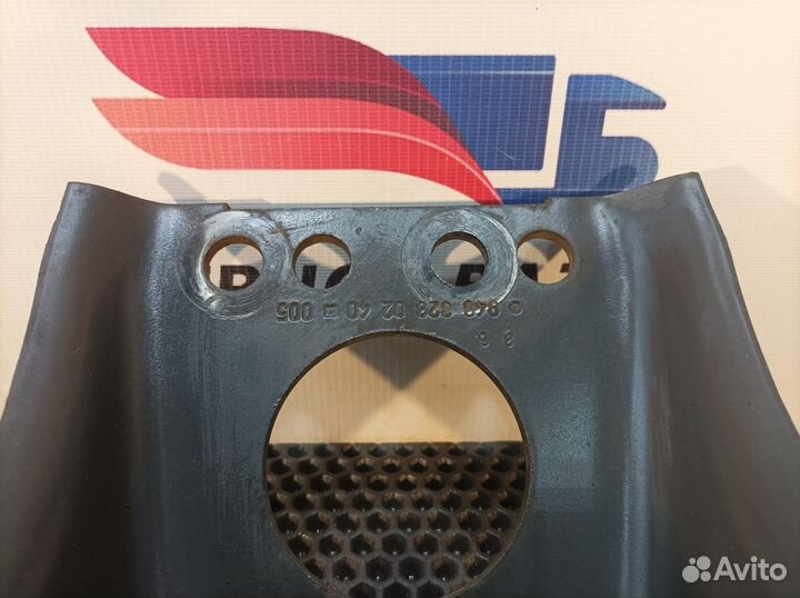 A9433230240 Кронштейн амортизатора верхний