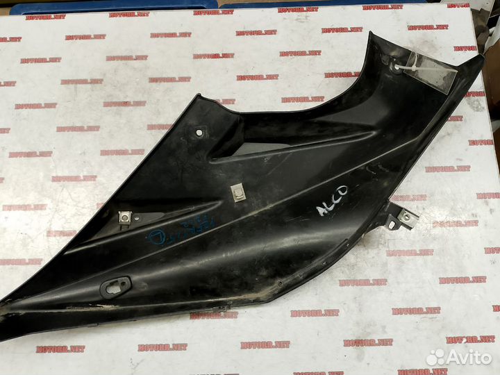 Yamaha YZF-R125 накладка пластик левая