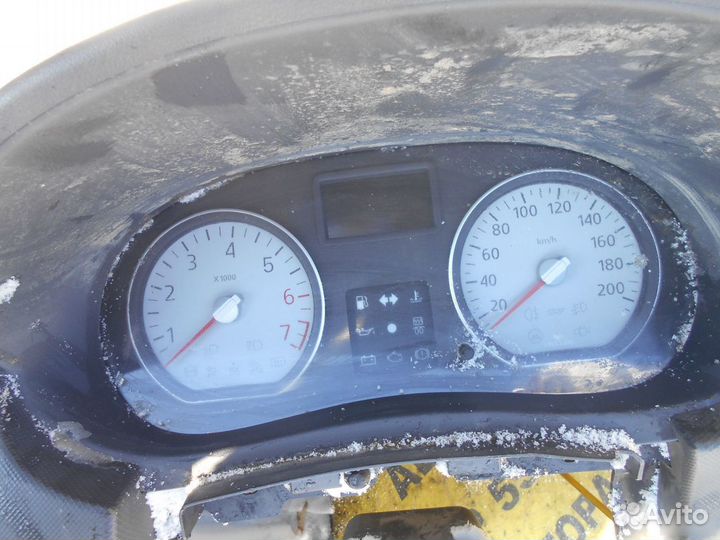 Торпедо Renault Sandero 2008-2013