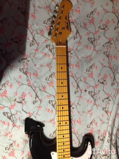 Электрогитара